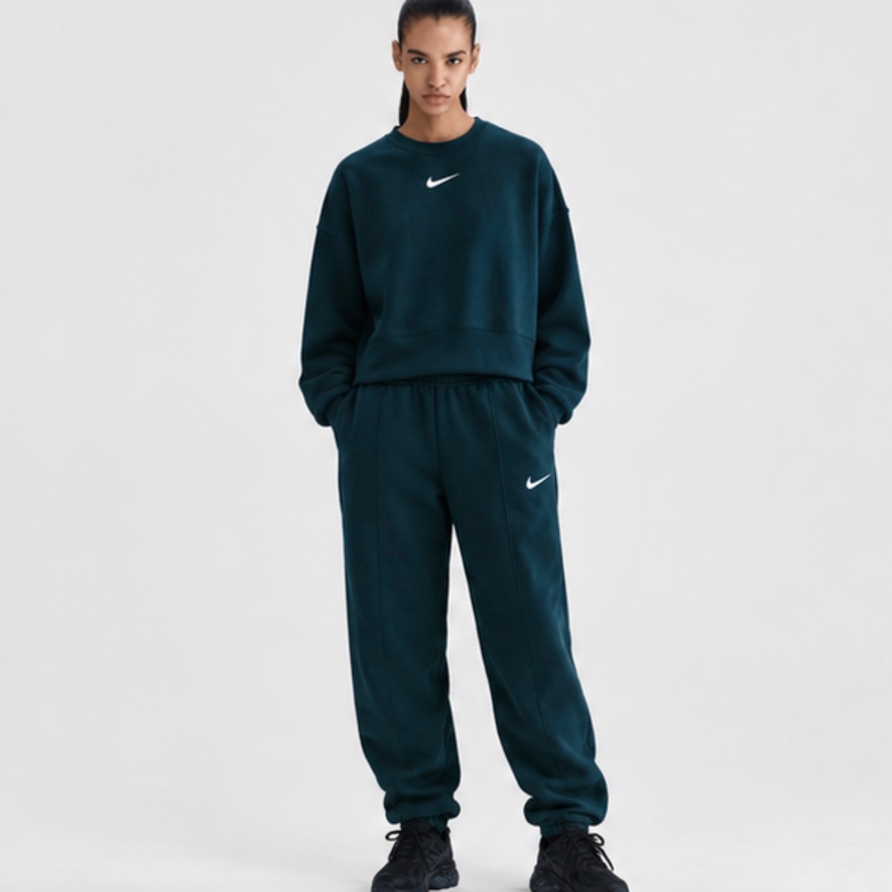 Костюм Nike жіночий синій DJ7665-478 / BV4089-478