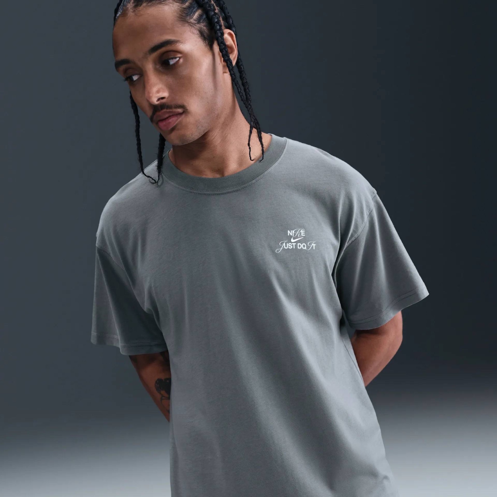 Футболка Nike чоловіча сіра IQ5481-084