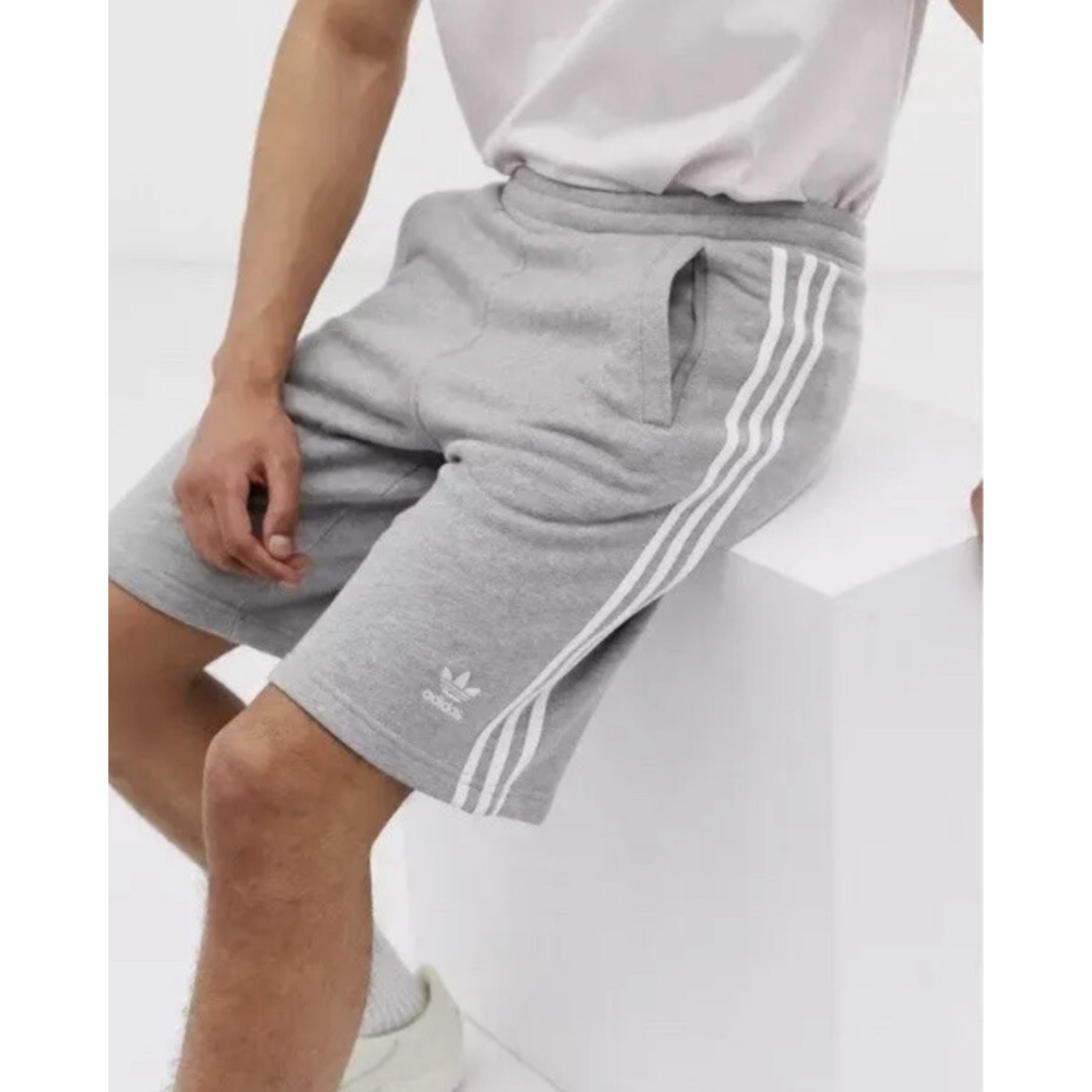 Шорти Adidas чоловічі сірі DH5803