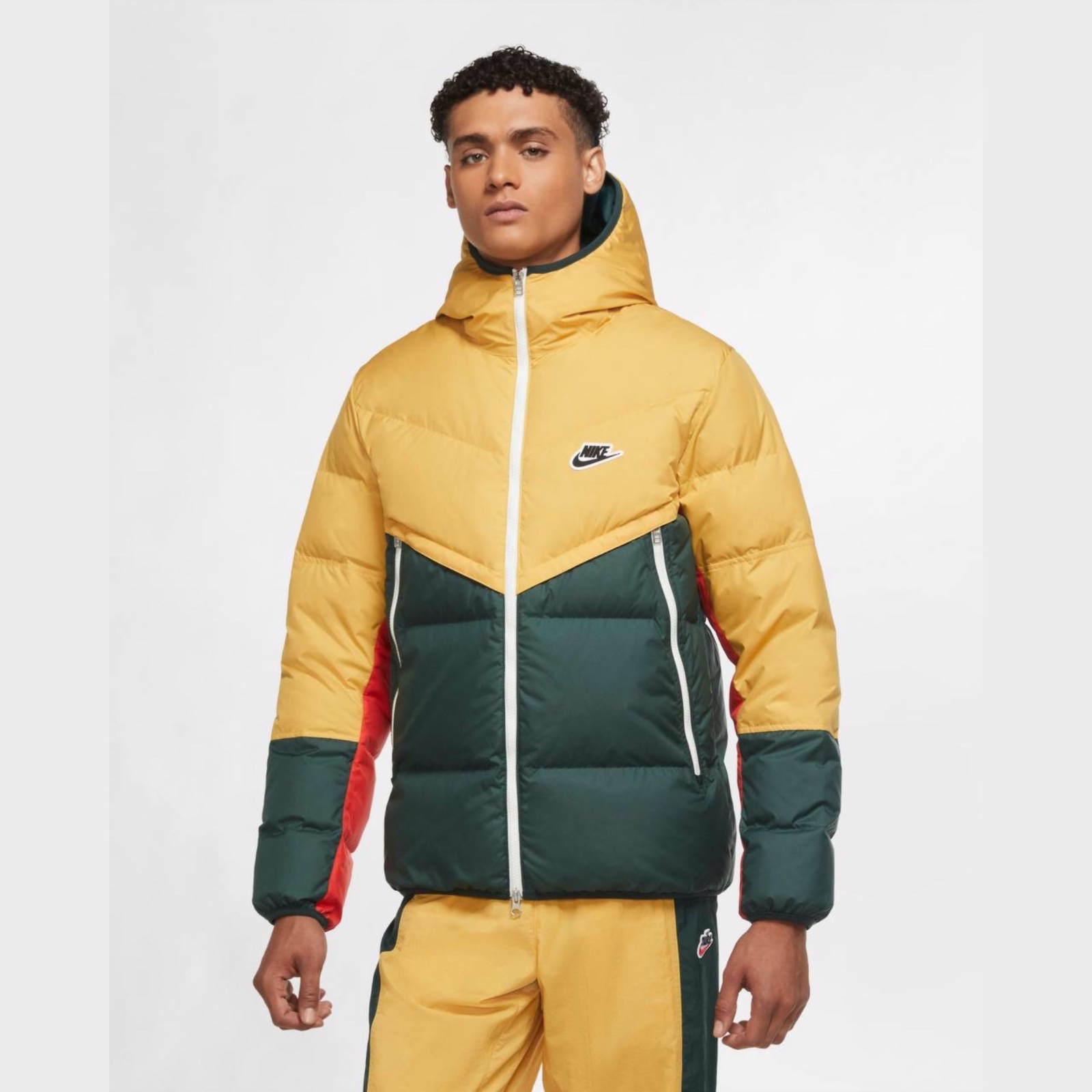 Куртка Nike чоловіча жовта CU4404-700